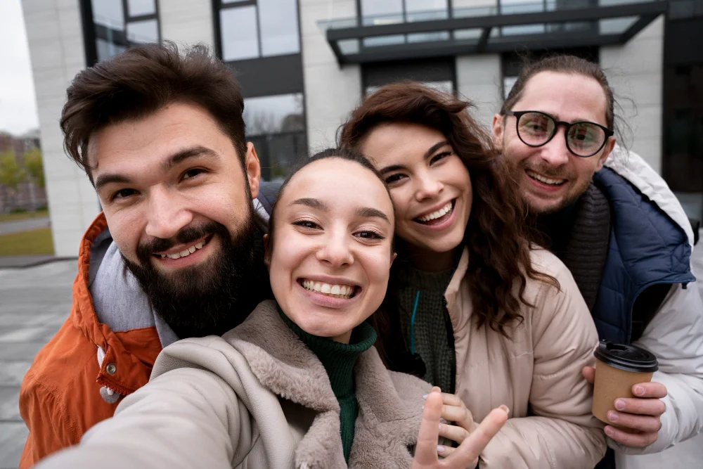 Read more about the article Alternatives to Say Cheese: Fun and Natural Phrases to Spark Real Smiles in Photos