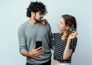 Read more about the article How to Respond to a Guy’s Picture: Honest, Playful & Classy Replies That Actually Work