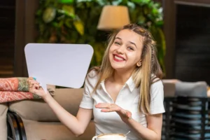 Read more about the article Good Roasts for Girls: Witty Comebacks with a Spark