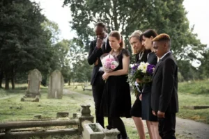 Beautiful Things to Say When Someone Dies: Words That Comfort, Heal, and Honour