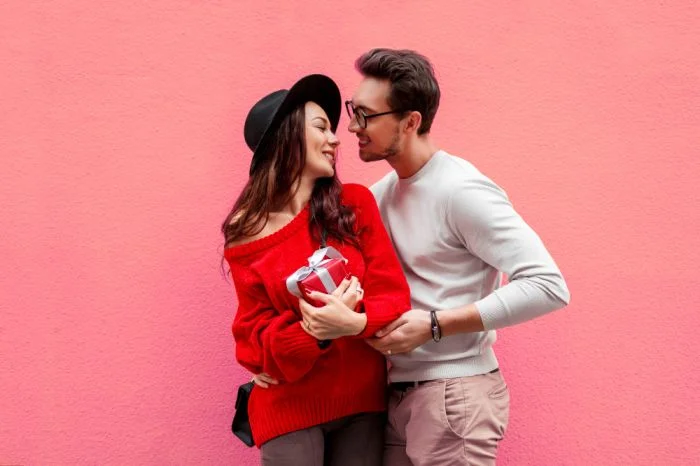 You are currently viewing How to Ask Someone Out Over Text: A Complete Guide to Doing It Right